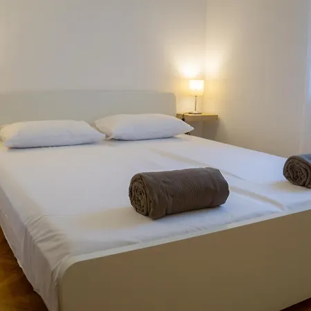 Apartament Dub *